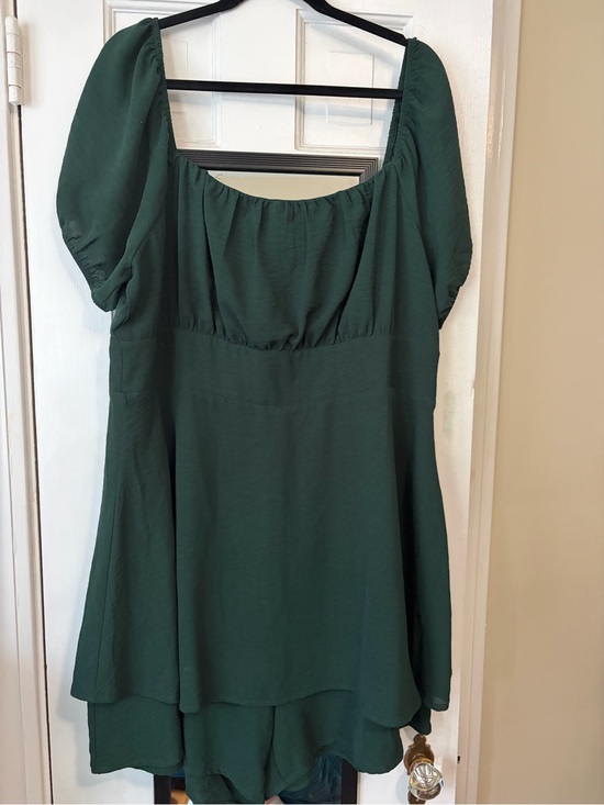 ARULA Dresses & Skirts - Arula plus size Emerald Green midi dress